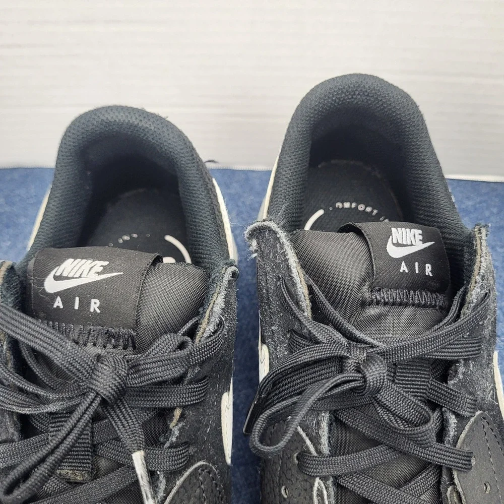 Nike Air Max Excee Mens 7.5 Black White Wolf Grey Sneakers Athletic Activewear
